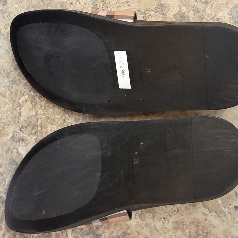 Burberry Slides - Picture 3 of 4
